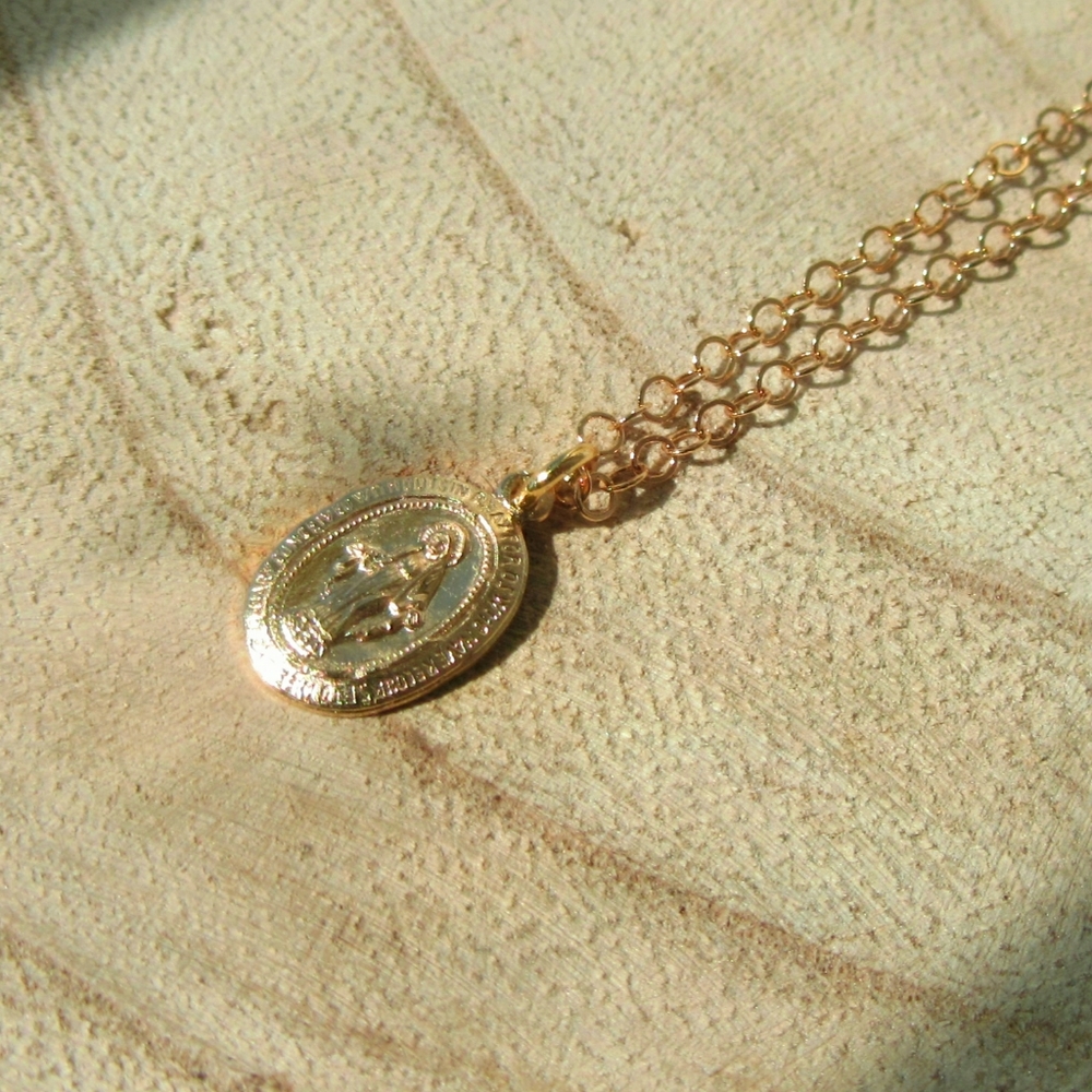 ✝️18k Gold Filled Dainty Mother Mary Coin Necklace